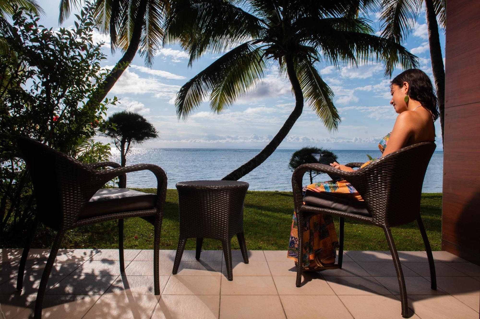 Superior King Room with Sofa Bed and Balcony - Ocean View